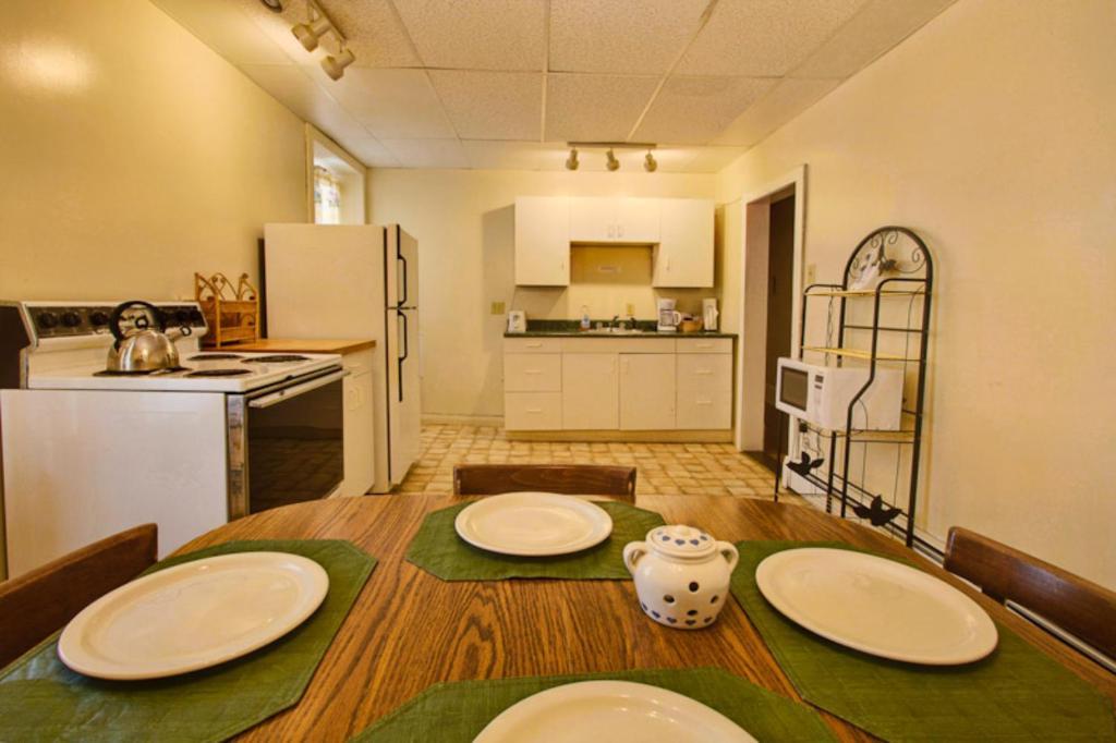 Suites On Main Margaretville Стая снимка